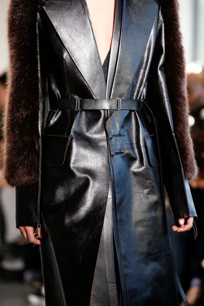 Look 27